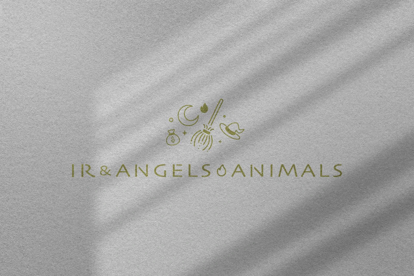 IR & ANGELS ANIMALS：將魔法融入了適合釋放與淨化的下弦月特質、魔法帽、掃帚和火焰。錢袋元素象徵著帶來祝福和繁榮的能量，一起迎接一個美妙的新開始。